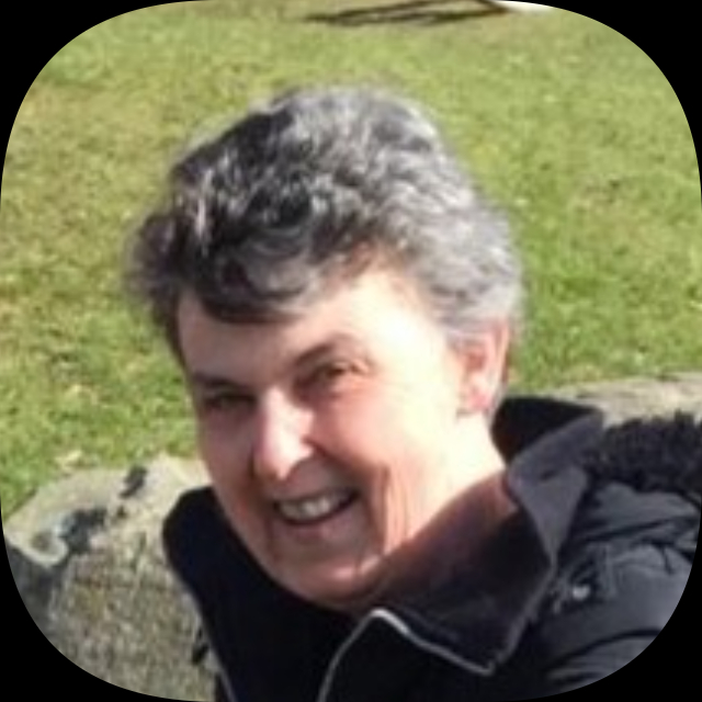 Mrs Tina Arnold
