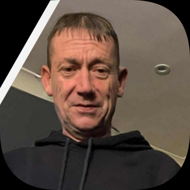 Mr Derek 'Des' Middleton