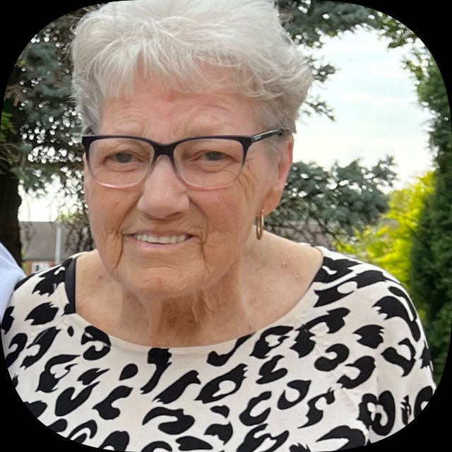 Mrs Joan Reed