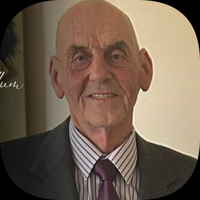 James 'Les' McCallum