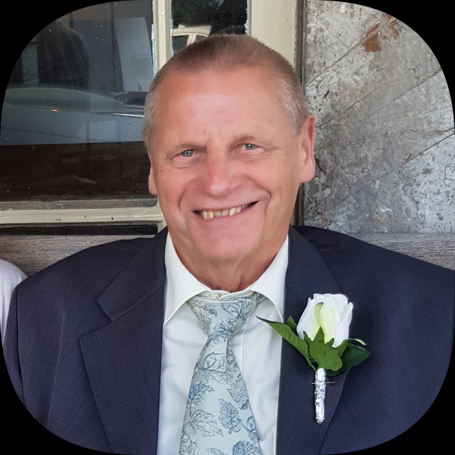 Mr Derek Ernest Eaton