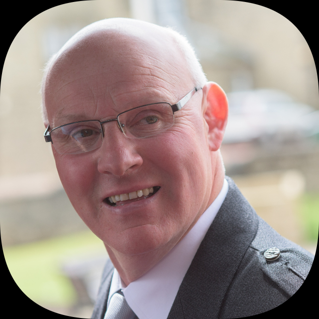 Mr Andrew Graham Russell