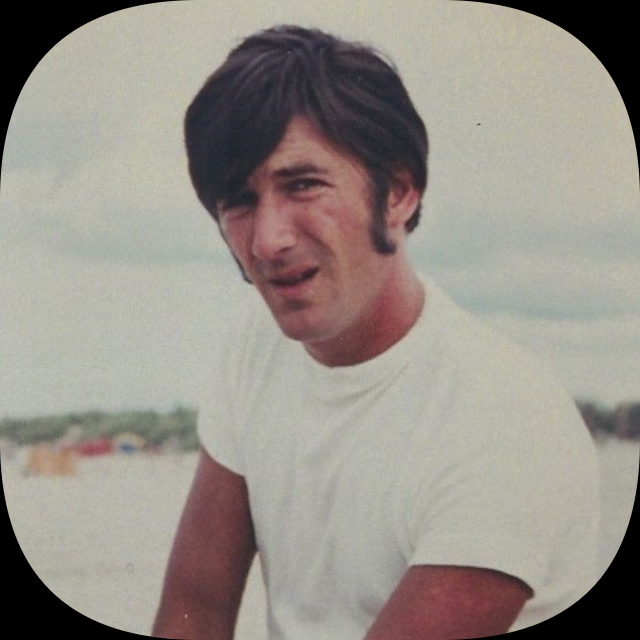 Mr Les Scott